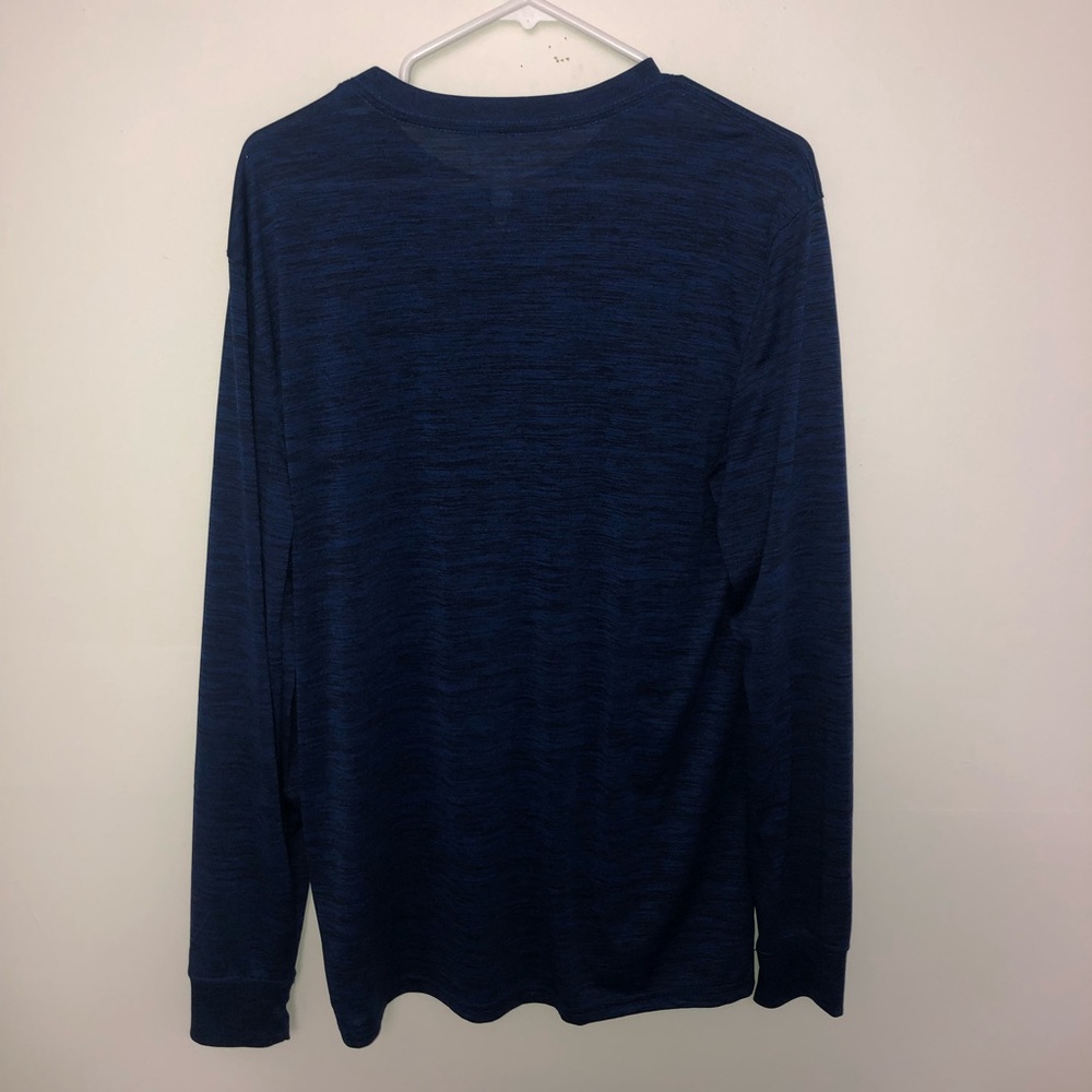 NBA Philadelphia 76ers Long Sleeve Athletic Top - Picture 4 of 4